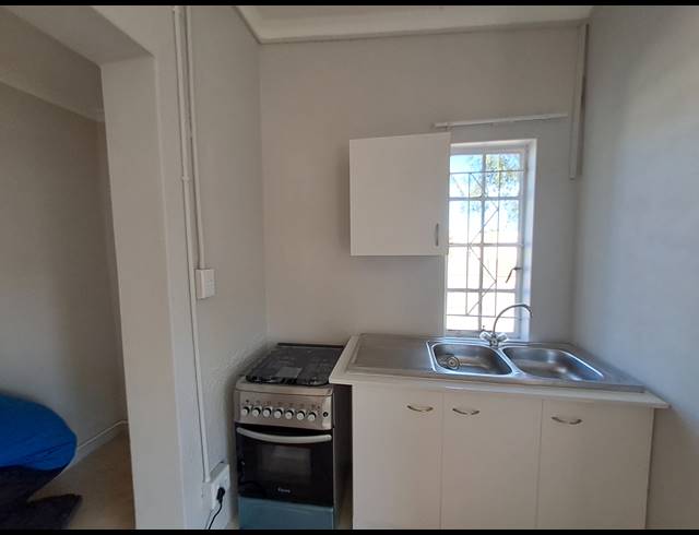 1 bed property to rent in ROUX PARK